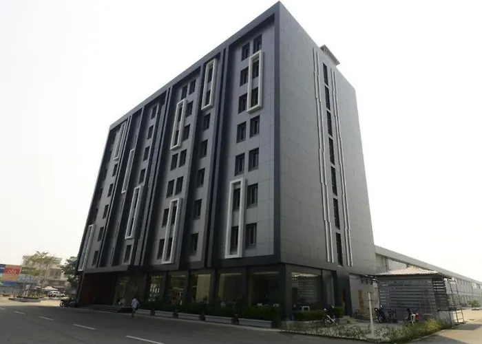 Holly Hotel